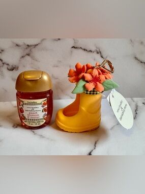 Bath and Body Works Vera Bradley Yellow Flower Rain Boot Hand Sanitizer Holder